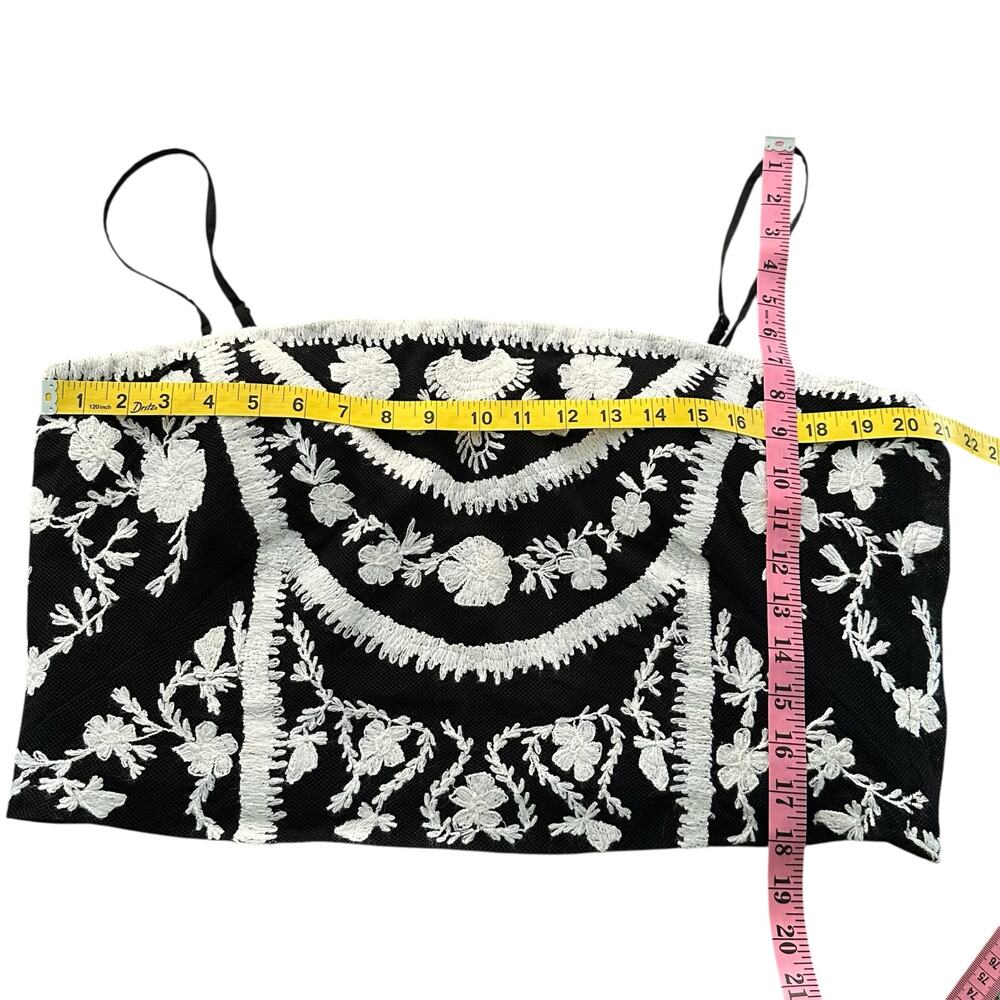 Lauren Ralph Lauren BLK/WHT Embroidered Cropped Sleeveless Blouse Size 18 NWT - Picture 4 of 8